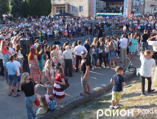 Сексуальний тверк, силові та активні розваги – у Рожищі відзначають День міста. ФОТО, ВІДЕО