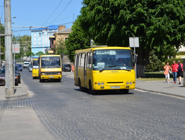 Лучани скаржаться, що через відсутність маршрутки запізнюються на роботу