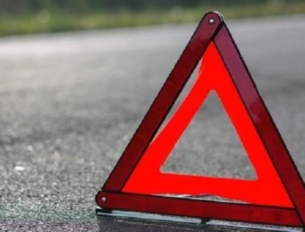На Волині автобус з пасажирами злетів у кювет