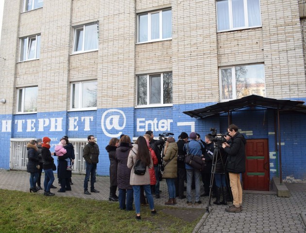 У Луцьку через проблемний інтернет-клуб мешканці гуртожитку потопають у лайні