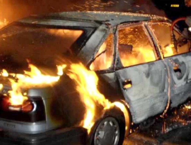 На Волині вночі горіло авто, правоохоронці підозрюють підпал