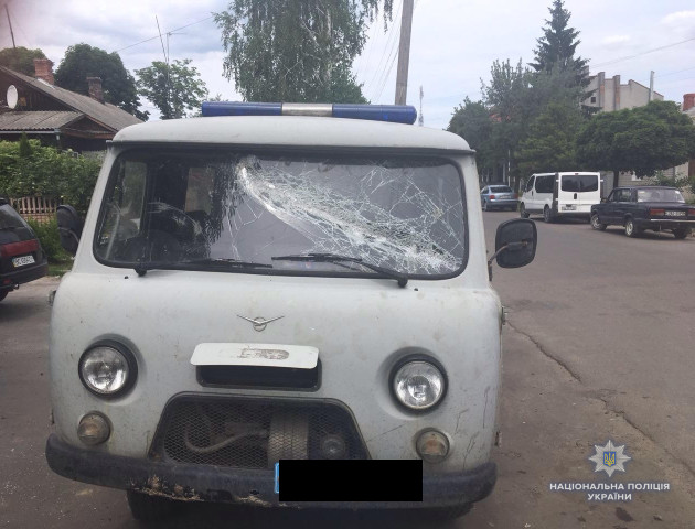 На Рівненщині бурштинокопачі побили поліцейських. ВІДЕО