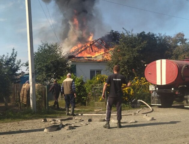 У селі на Волині горіла хата, в якій живе молода родина