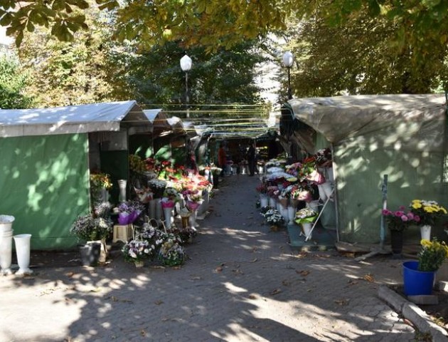 Сквер на місці квітково базару реконструюють за 650 тисяч