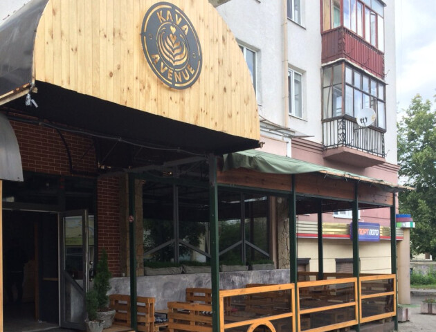 Луцька кав’ярня Kava Avenue почала збирати упаковки з-під соків і молока
