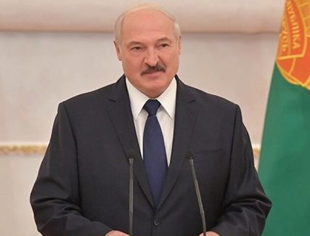 У Мінську Лукашенко «таємно» склав присягу президента. Протести тривають понад місяць