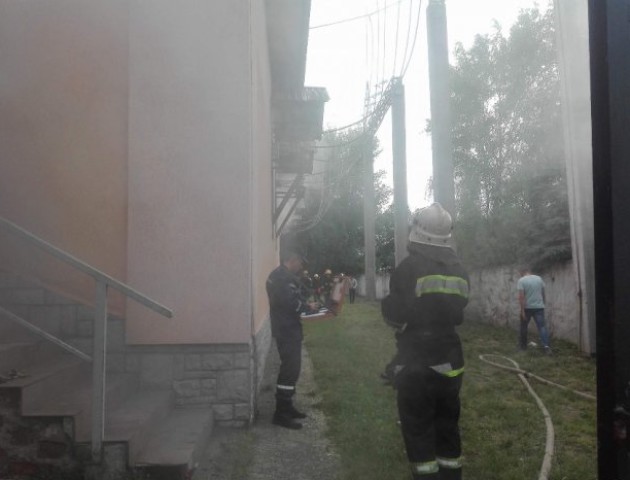 У Луцьку горить підстанція: в центральній частині міста зникло світло. ФОТО