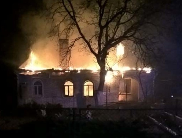 Збирають кошти волинянці, в якої згоріло все майно