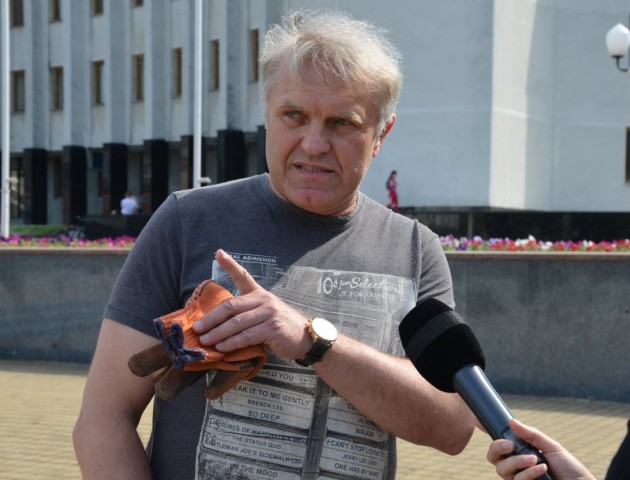Нерухомість у Рівному, автомобілі, колекція монет:  що нажив новопризначений заступник Савченка