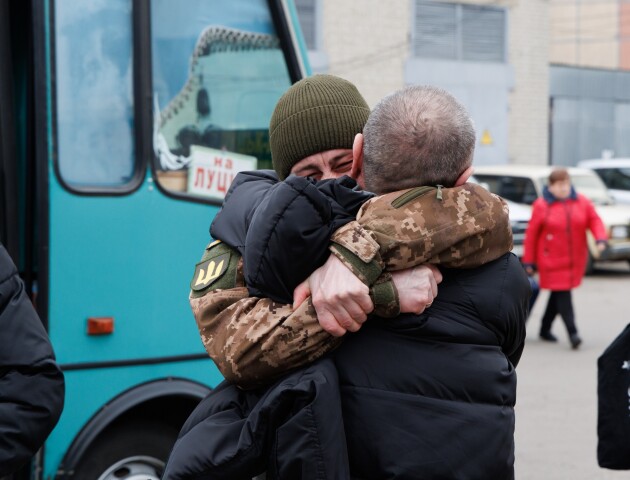 У Луцьку зустріли чотирьох волинян, які повернулись з полону