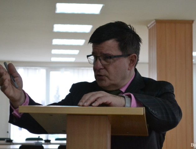 «Путін готовий на будь-кого на посаді Президента, окрім Порошенка», - канадський політолог у Луцьку
