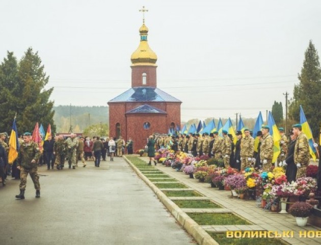 На Алеї почесних поховань вшанували полеглих волинян. ФОТО