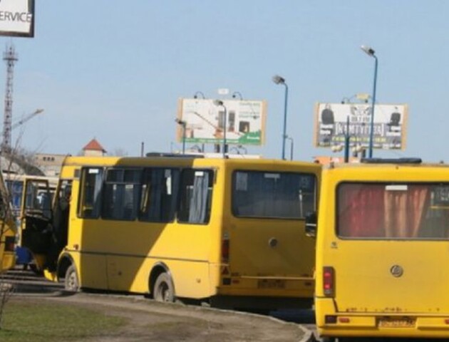 У Луцьку хочуть заборонити зупинятися приміським маршруткам