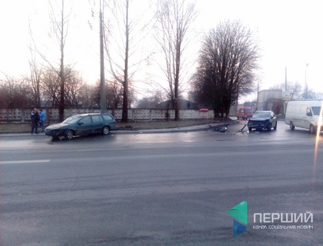 ДТП у Луцьку: кросовер протаранив «Опель»і двічі перекрутився. ФОТО