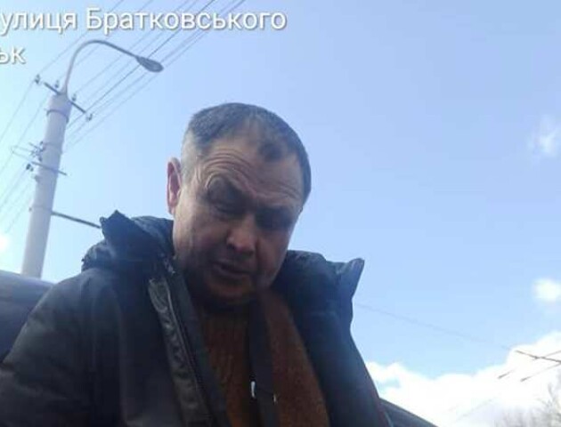 У Луцьку чоловік продава сурогатні алкоголь та цигарки «через код»