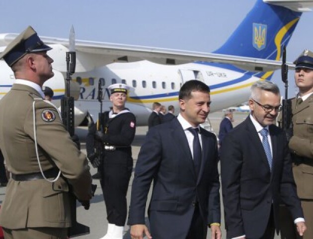 З початку року авіаперельоти Зеленського обійшлись в 14 мільйонів гривень