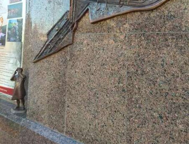 У Луцьку з'явився кликун, який співає «Волинь моя»
