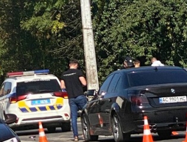 У Луцьку «БМВ» врізалося в авто патрульних