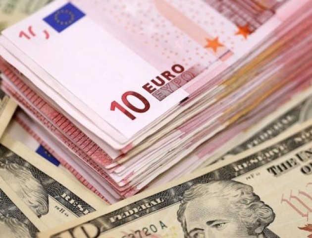 Курс валют на 22 жовтня: гривня продовжує стрімке падіння
