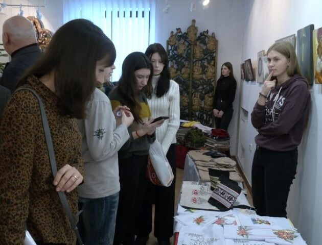 У Музеї волинської ікони відкрилась виставка-продаж
