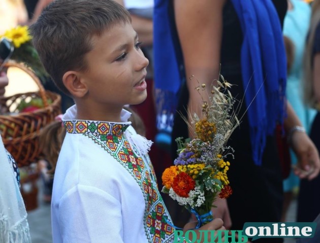 Як у Луцьку святять кошики на Яблучного Спаса. ФОТО