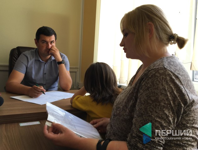 У Луцьку переселенка просить допомогти з ремонтом у кімнаті