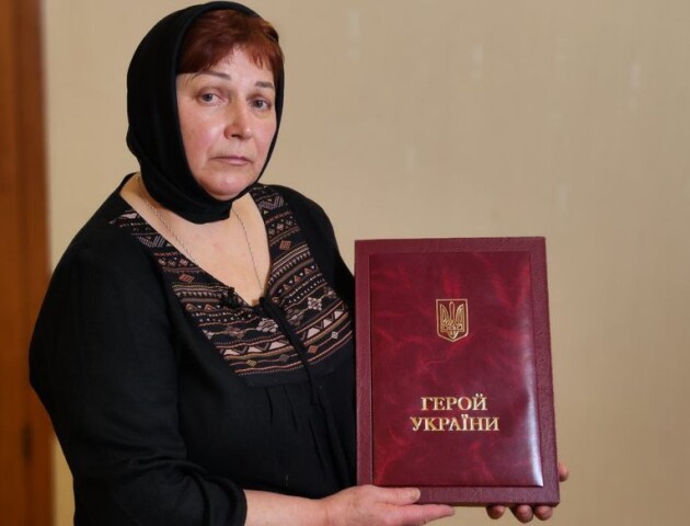 «Чорну хустку не зніму до кінця війни», – мама загиблого Героя України з Волині