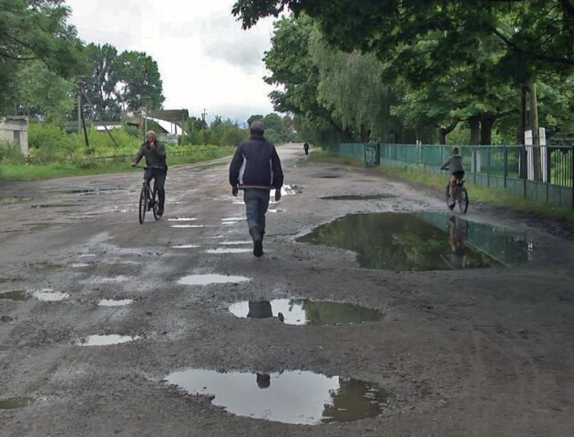 «Невже ми не заслуговуємо?» – жителі трьох сіл на Волині, які понад 2 роки без автобуса