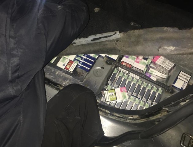 На волинському кордоні затримали винахідливого контрабандиста з цигарками