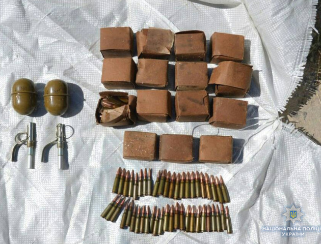 За добу у волинян вилучили понад півкілограма вибухівки та кількасот набоїв