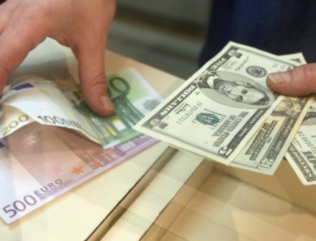 Курс валют у пунктах обміну Луцька на 19 грудня