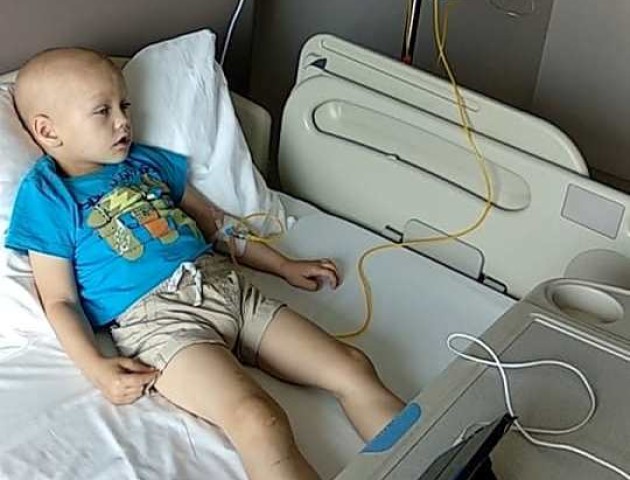 «Господь врятував нас руками лікарів»: у Луцьку прооперували онкохворого хлопчика Рому Гальчика