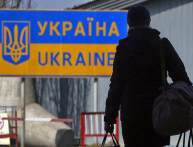 Волинянин взяв гроші за нібито працевлаштування людей за кордон, а потім їх «кинув»