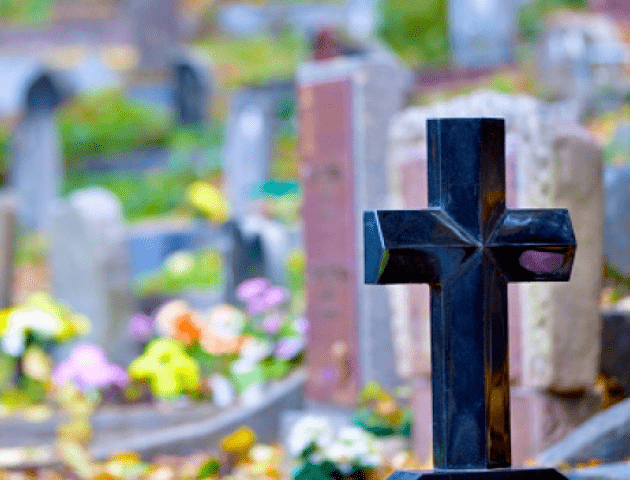 Луцьк прибиратиме 32 сільські кладовища