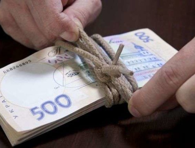 Посадовець Волинської обласної дитячої лікарні розтратив 400 тисяч гривень
