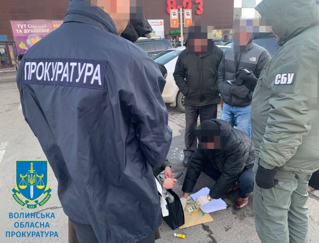 На Волині судитимуть посадовців Укртрансбезпеки, які взяли хабар за місце в «єЧерзі»