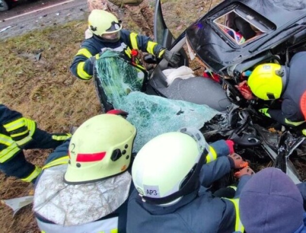 У ДТП біля Луцька постраждали чоловік, вагітна жінка і дитина. Всі у важкому стані