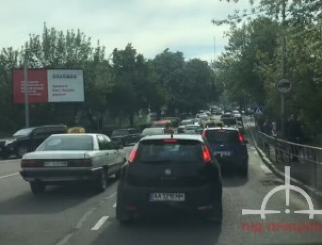 У Луцьку підприємці Старого ринку другий день перекривають дорогу