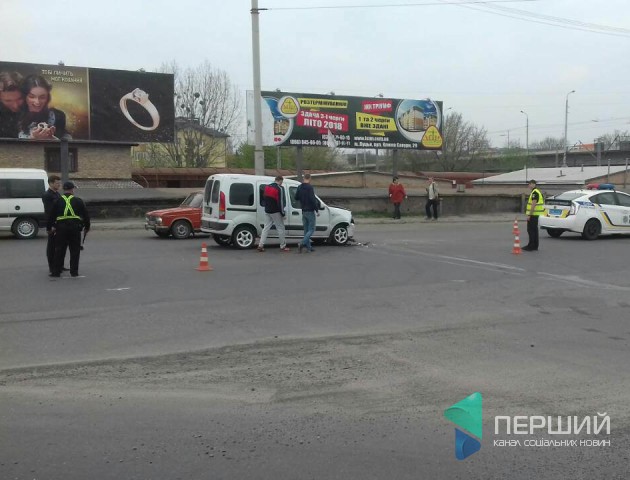 У Луцьку зіткнулися фура та легковик Renault