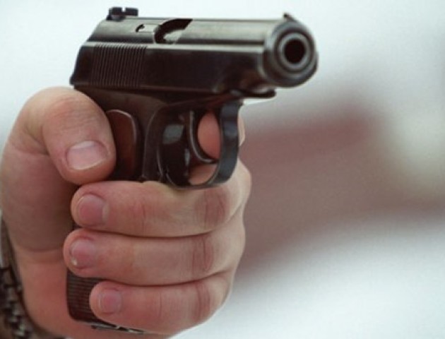 Повідомили, хто стріляв у луцькому барі