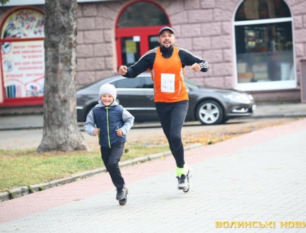 У Луцьку відбувся благодійний забіг. ФОТО