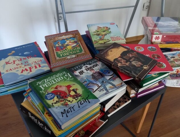 На Волині збирають книги та настільні ігри для постраждалих під обстрілами бібліотек Миколаєва