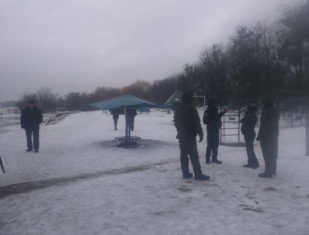Пірнув та не зміг випливти: у Луцьку в Стиру шукають дідуся