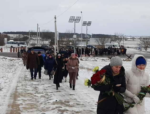 Місяць тому одружився: на Волині поховали Захисника Богдана Омельчука