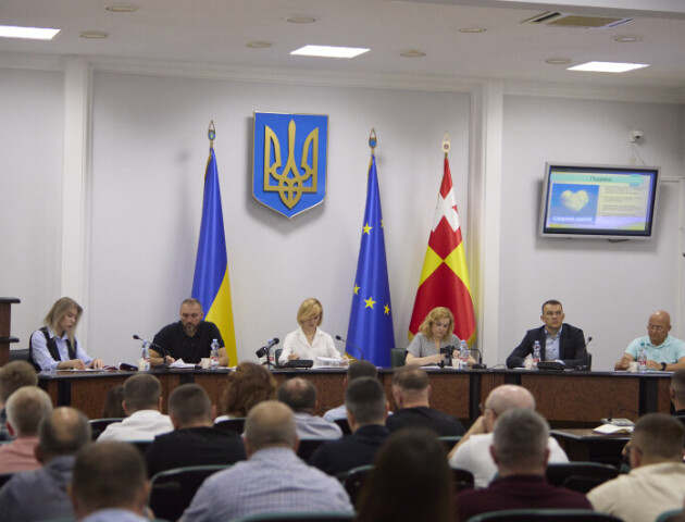 Чому в домівках лучан був низький тиск води?