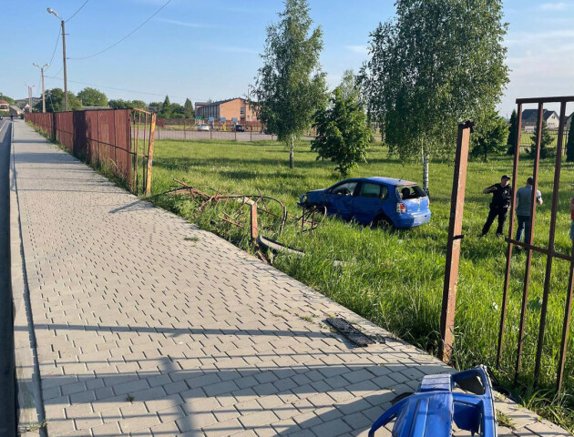 Поблизу Луцька авто злетіло у кювет: постраждала водійка. ФОТО