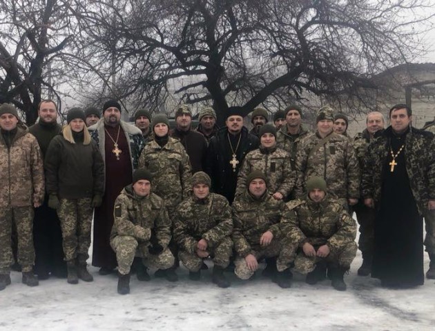 Волинські капелани привезли допомогу і привітали бійців на Донбасі. ФОТО