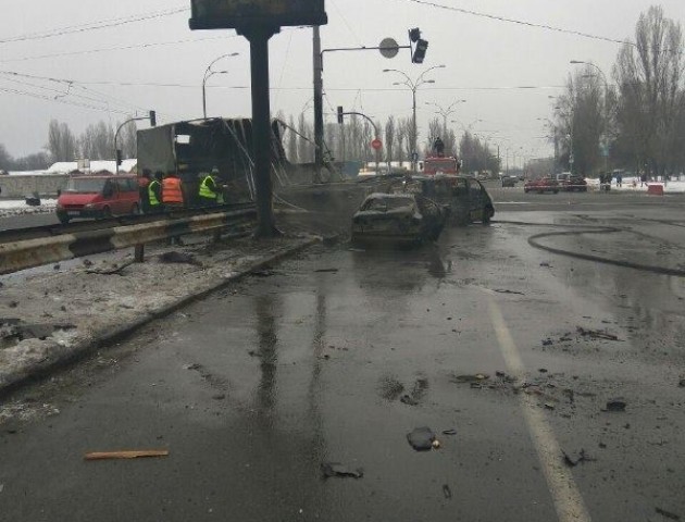 Повідомили потробиці ранкової ДТП у Києві. ФОТО