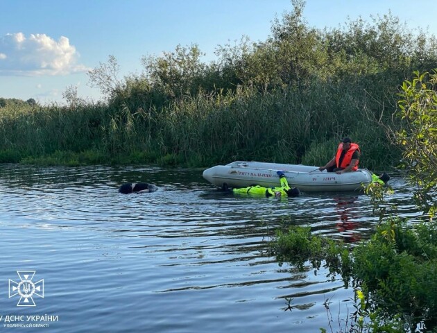 На Волині з річки підняли тіло чоловіка