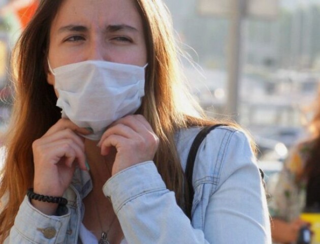Коли у «червоній» зоні на вулиці потрібно носити маску. Пояснення МОЗ